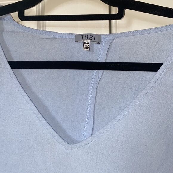 TOBI Split Back Blouse 💙 - Picture 4 of 6